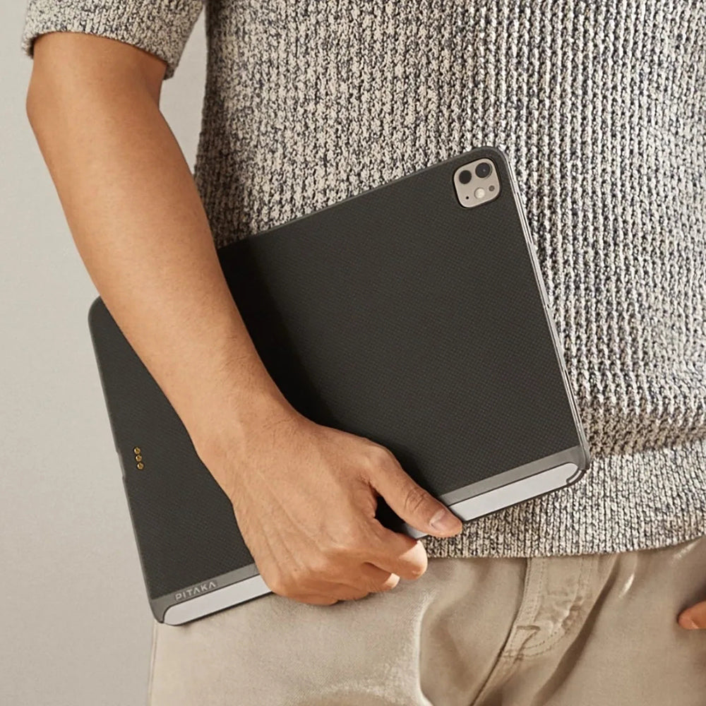 iPad Pro 13 2024 Kılıf Aramid Fiber Pitaka Ultra-Slim Classic Serisi Tablet Kılıf Siyah
