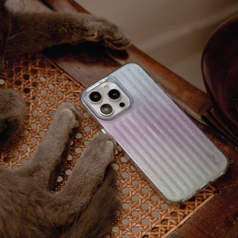 iPhone 15 Kılıf Parlayan Arka Yüzey Coehl Linear Kılıf Mor
