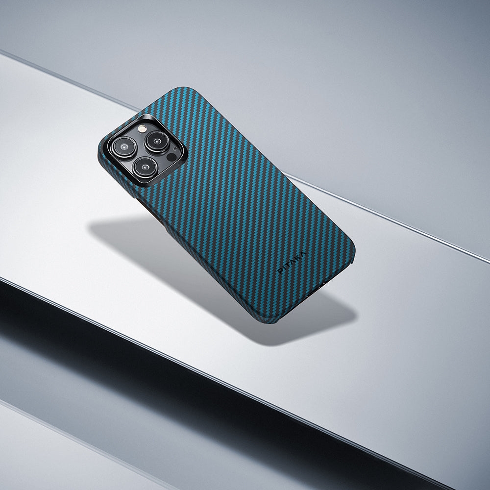 iPhone 15 Pro Kılıf Magsafe Şarj Özellikli 1500D Aramid Fiber Pitaka Ultra-Slim Classic Serisi Black-Blue Twill Kılıf Siyah-Mavi