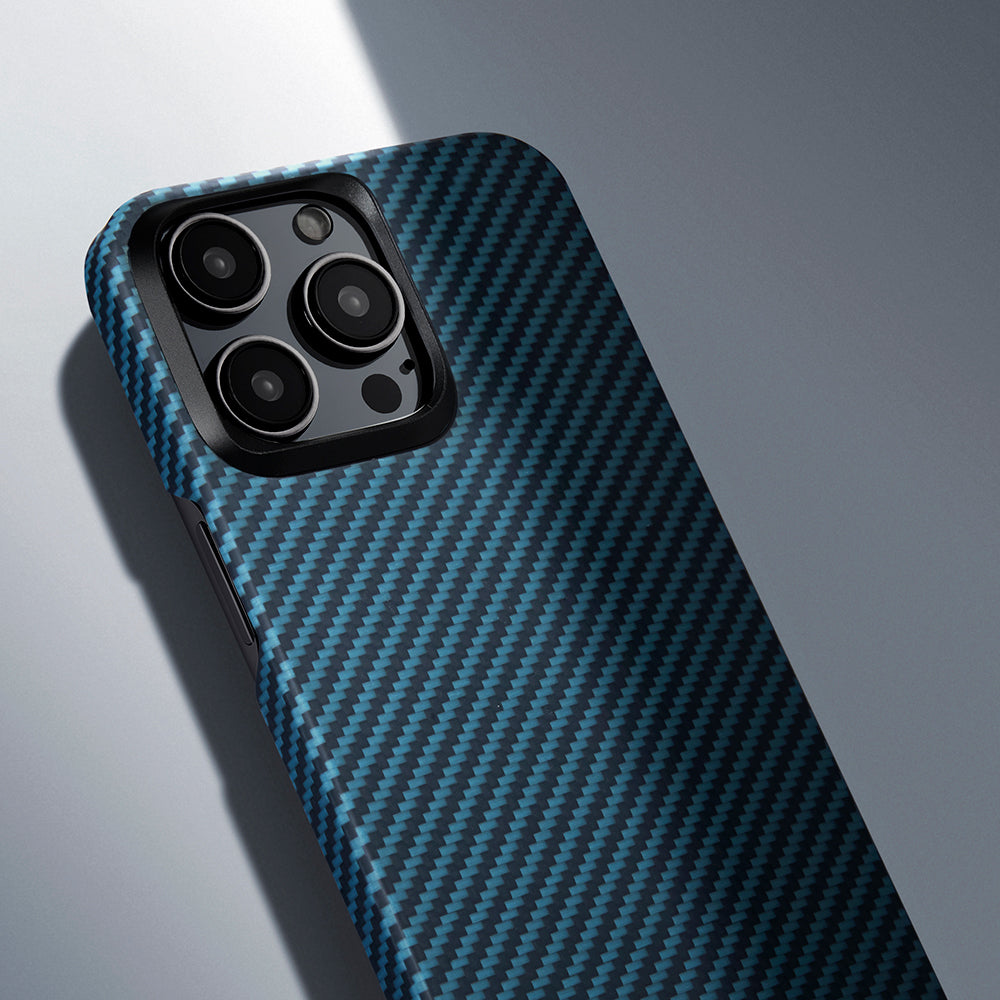 iPhone 15 Pro Kılıf Magsafe Şarj Özellikli 1500D Aramid Fiber Pitaka Ultra-Slim Classic Serisi Black-Blue Twill Kılıf Siyah-Mavi