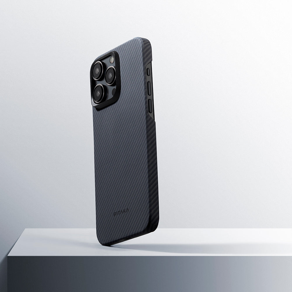 iPhone 15 Pro Kılıf Magsafe Şarj Özellikli 600D Aramid Fiber Pitaka Ultra-Slim Classic Serisi Black-Grey Twill Kılıf Siyah-Gri