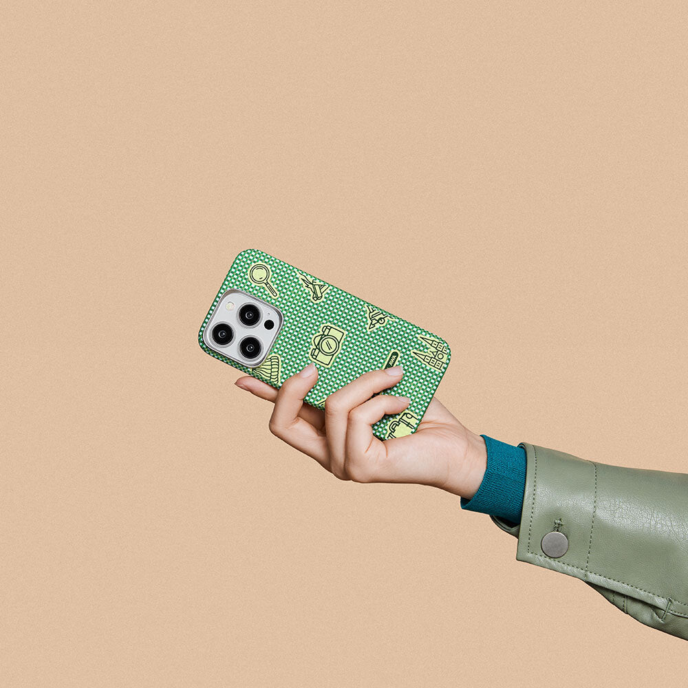 iPhone 15 Pro Kılıf Magsafe Şarj Özellikli Awa Tasarımlı 1500D Aramid Fiber Pitaka Ultra-Slim Classic Serisi Forest Kılıf Yeşil