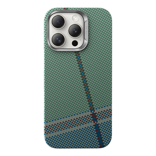Apple iPhone 15 Pro Kılıf M-safe Şarj Özellikli Karbon Fiber Tasarımlı Benks Passion Green ArmorAir Kevlar Kapak