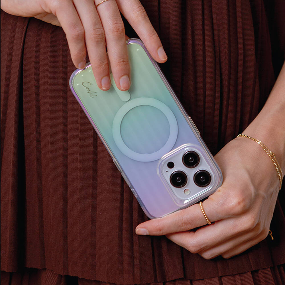 iPhone 15 Pro Kılıf Magsafe Şarj Özellikli Parlayan Arka Yüzey Coehl Linear Kılıf Yeşil