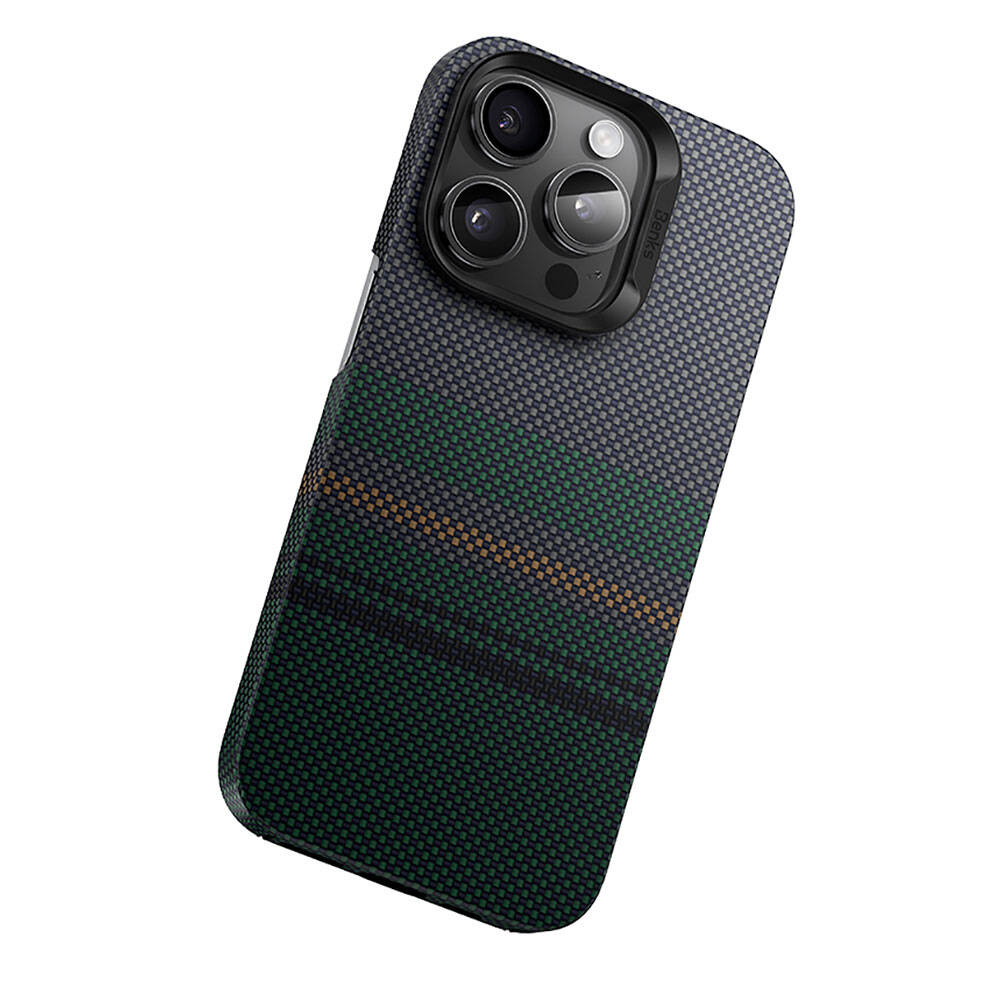 iPhone 15 Pro Max Kılıf Magsafe Şarj Özellikli Karbon Fiber Tasarımlı Benks Aurora ArmorAir Kevlar Kılıf Siyah