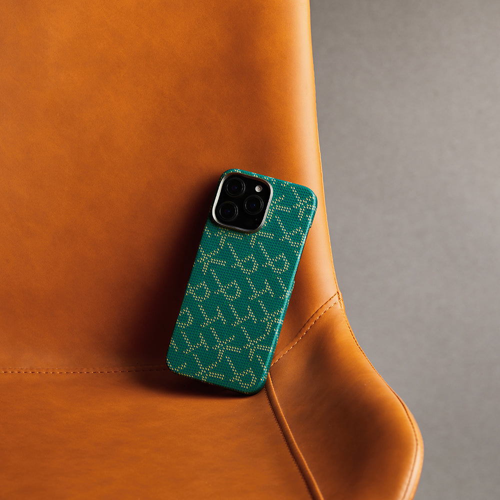 Apple iPhone 16 Pro Kılıf M-safe Şarj Özellikli Aramid Fiber Pitaka Tactile Woven Monogram Serisi Kapak Yeşil