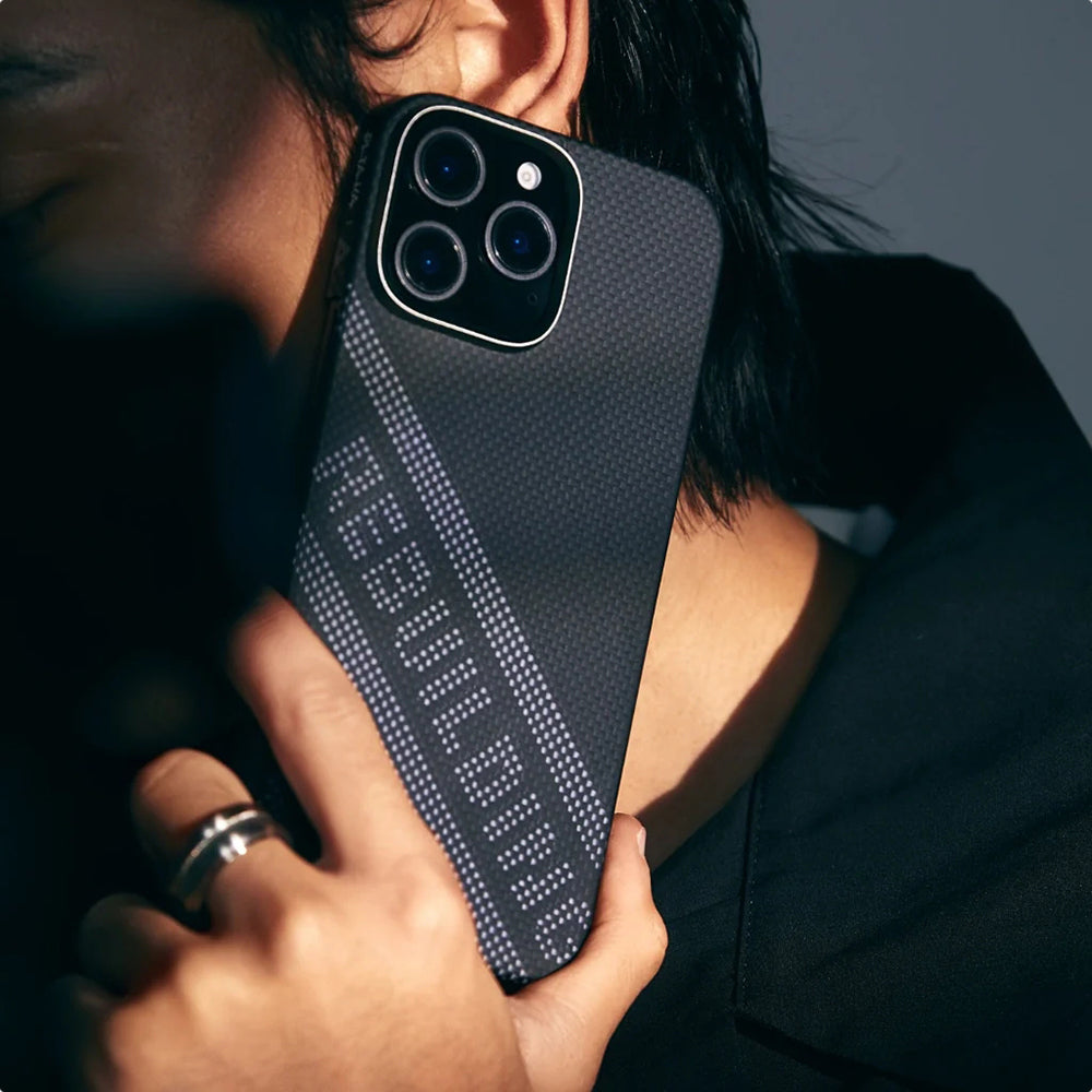 Apple iPhone 16 Pro Kılıf M-safe Şarj Özellikli Aramid Fiber Re-TROS Tasarımlı Pitaka Tactile Woven Rebuilding Serisi Kapak Siyah