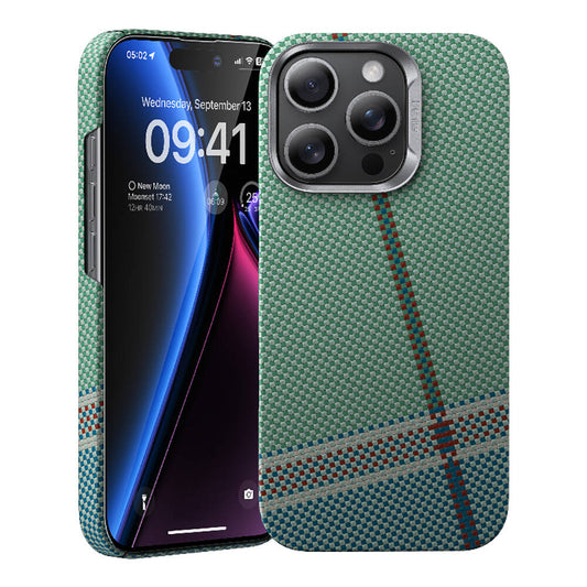 iPhone 16 Pro Kılıf Magsafe Şarj Özellikli Karbon Fiber Tasarımlı Benks Passion Green ArmorAir Kevlar Kılıf Yeşil