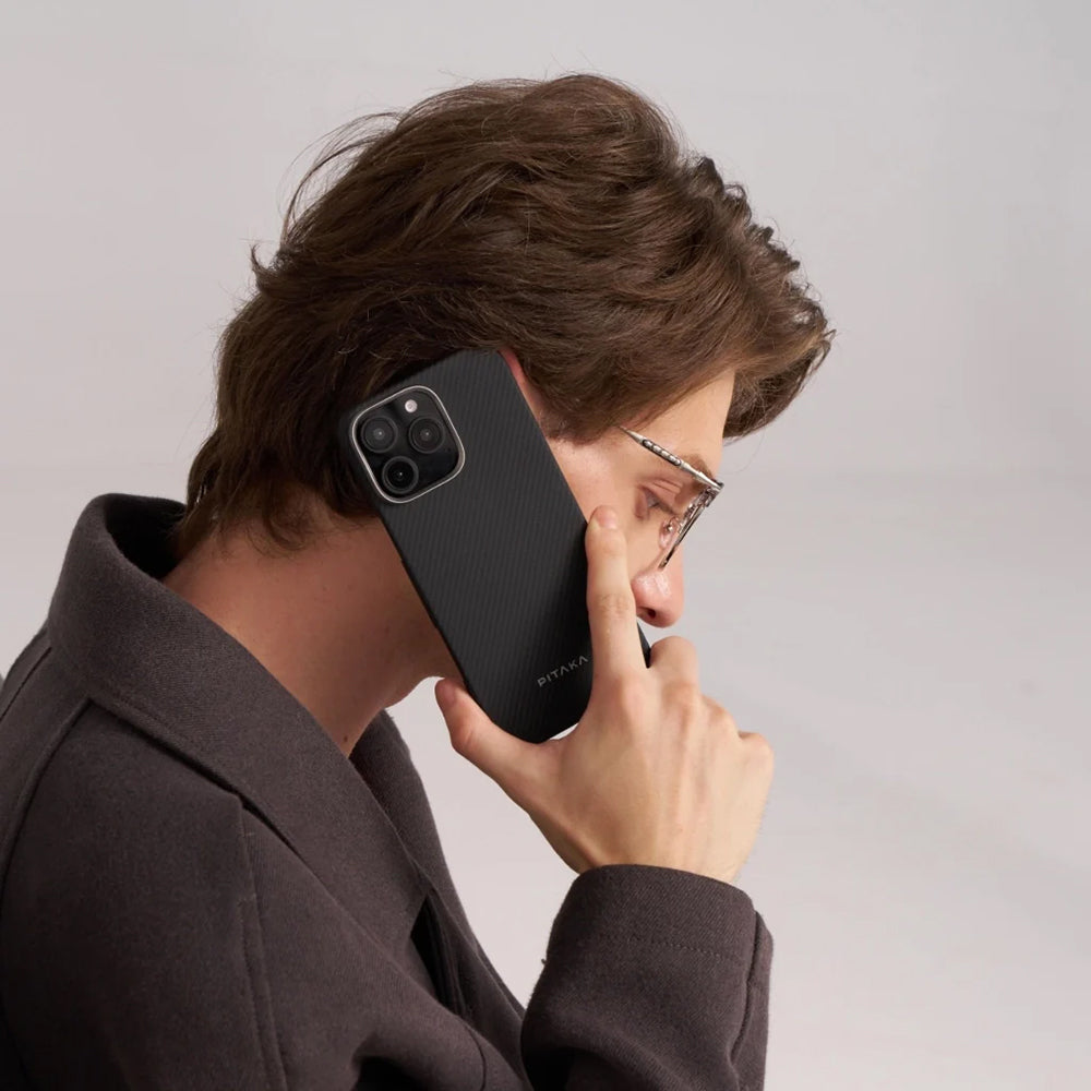 iPhone 16 Pro Max Kılıf Magsafe Şarj Özellikli 600D Aramid Fiber Pitaka Ultra-Slim Classic Serisi Black-Grey Twill Kılıf Siyah