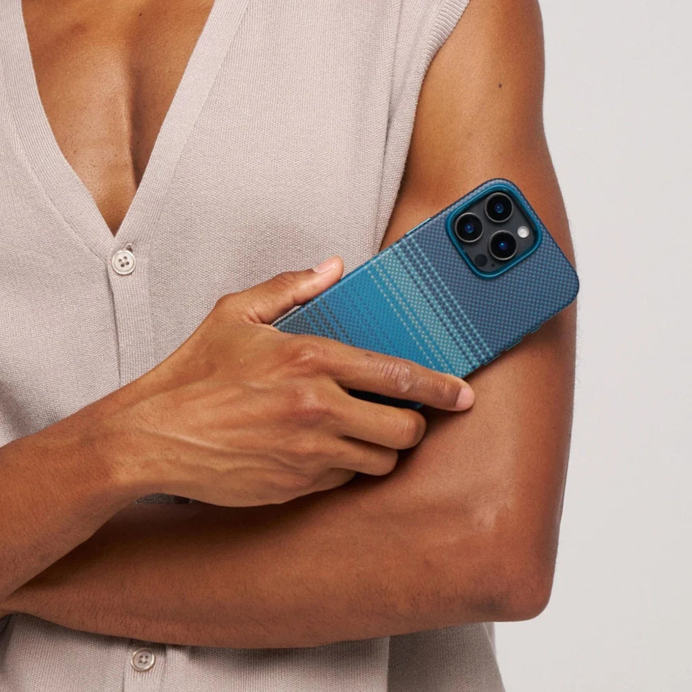 iPhone 16 Pro Max Kılıf Magsafe Şarj Özellikli Aramid Fiber Pitaka Military-Grade Sunset-Moonrise Serisi Moonrise Kılıf Mavi