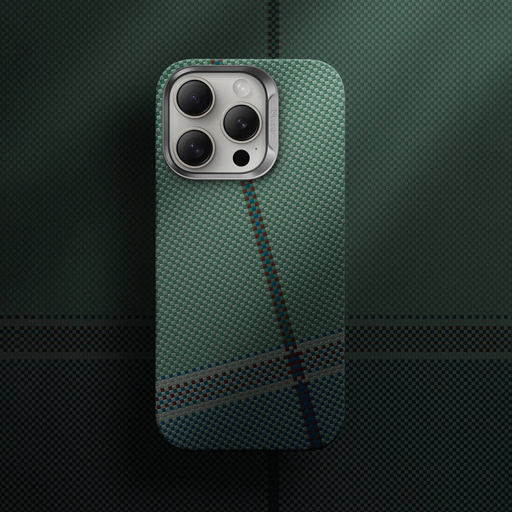 iPhone 16 Pro Max Kılıf Magsafe Şarj Özellikli Karbon Fiber Tasarımlı Benks Passion Green ArmorAir Kevlar Kılıf Yeşil