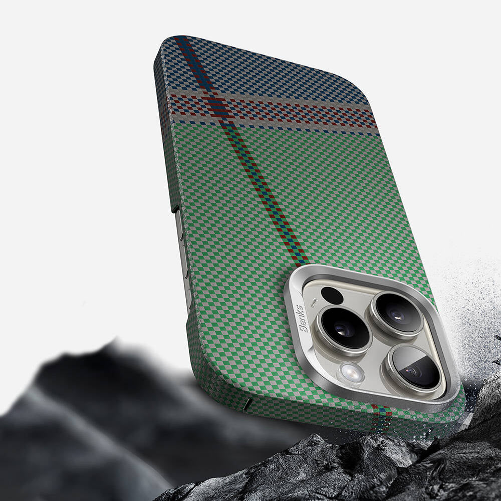 iPhone 16 Pro Max Kılıf Magsafe Şarj Özellikli Karbon Fiber Tasarımlı Benks Passion Green ArmorAir Kevlar Kılıf Yeşil