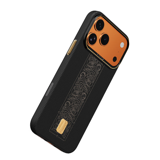 Apple iPhone 17 Pro Max Kılıf M-safe Şarj Özellikli Raptic Aramid Skin Rise Serisi 24 Ayar Altın Kaplamalı Karbon Kapak