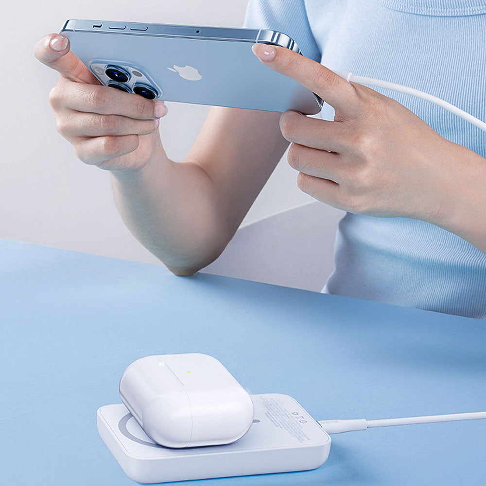 Benks MP09 Magsafe Magnetik Standlı İnce Tasarımlı Powerbank 6000mAh Beyaz