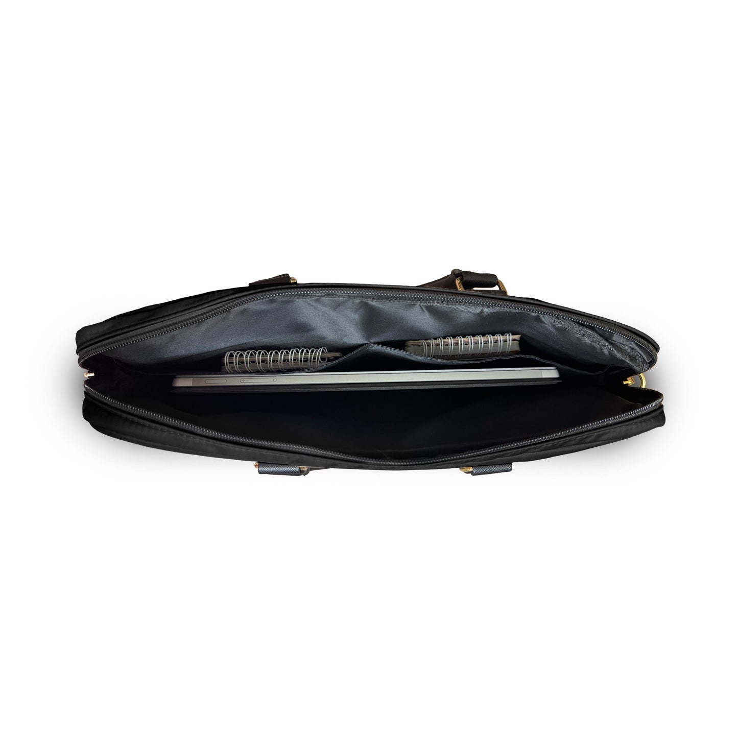 Guess Orjinal Lisanslı Naylon Kumaş Metal Üçgen Logolu Omuz Askılı 15-16 inç Laptop Çantası