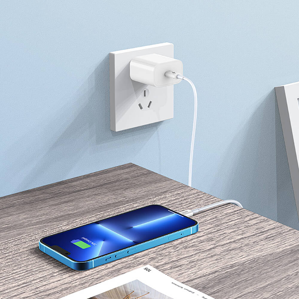 Recci RS06L USB-A to Lightning 2.4A Hızlı Şarj Özellikli Data ve Şarj Kablosu 1M Beyaz