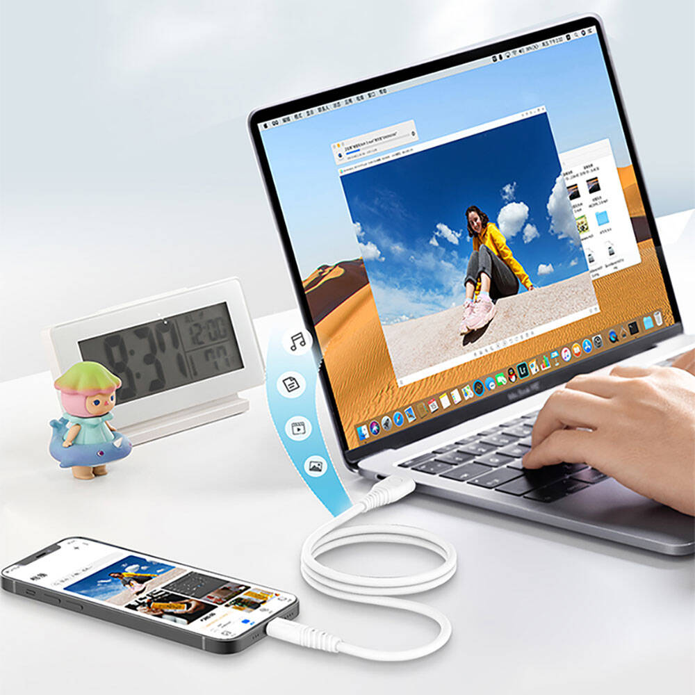 Recci RTC-P09CC Silicone Serisi 65W Hızlı Şarj Özellikli Type-C To Type-C PD Kablo 1.5M Beyaz