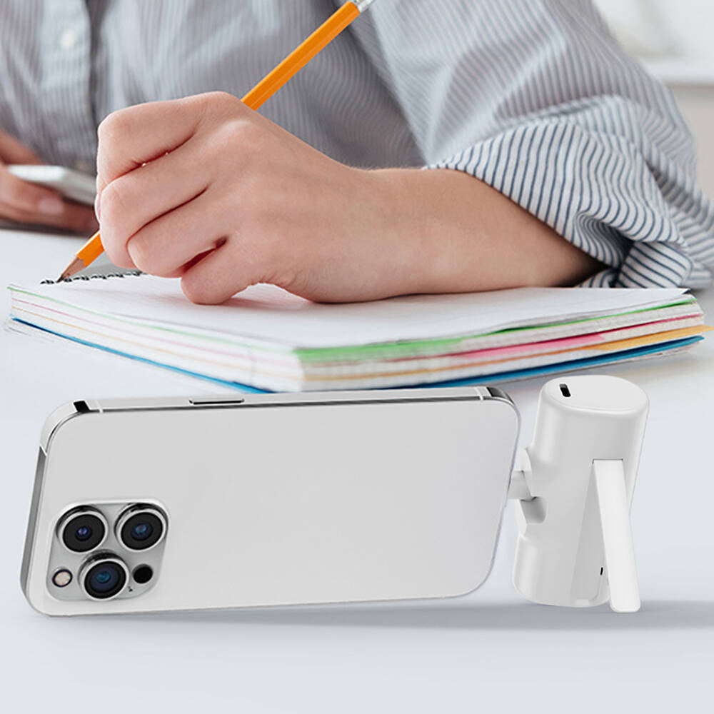 Wiwu Wi-P017 Capsule Serisi 2in1 Mini Taşınabilir Standlı Lightning Powerbank 5000mAh Beyaz