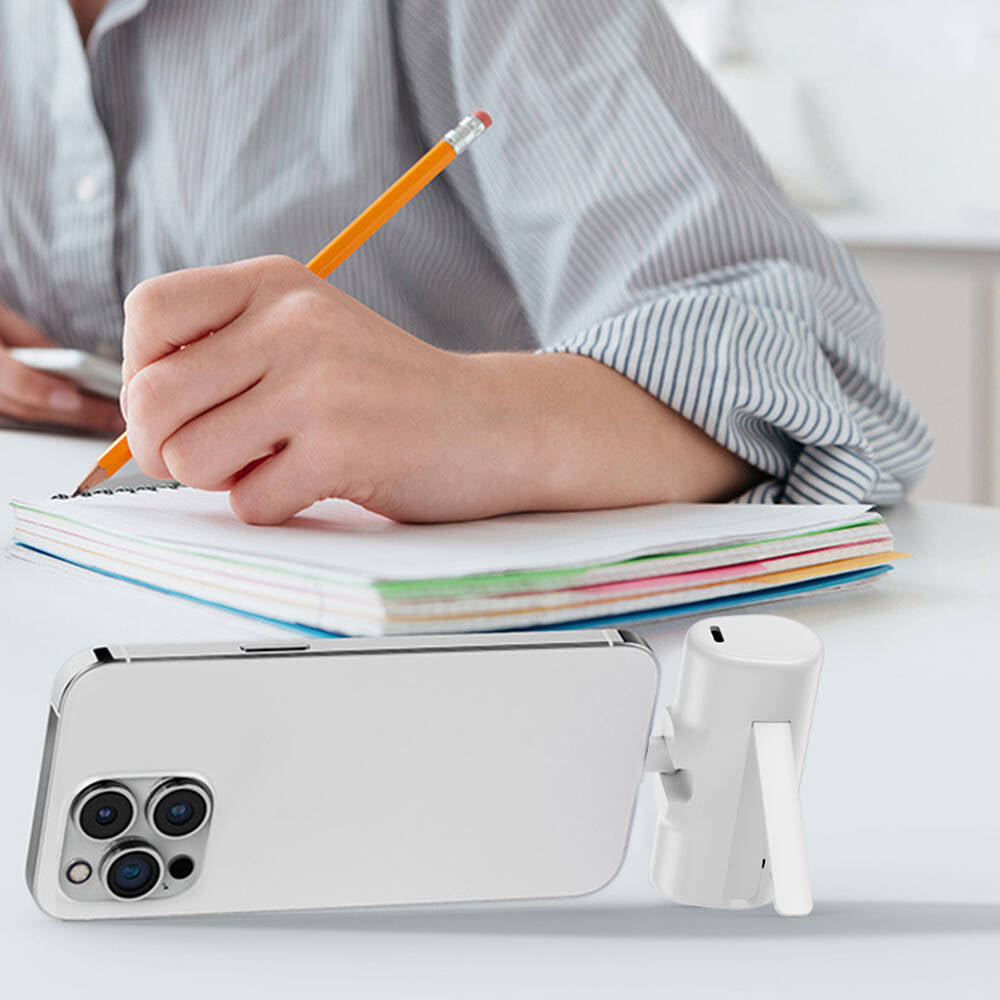 Wiwu Wi-P017 Capsule Serisi 2in1 Mini Taşınabilir Standlı Type-C Powerbank 5000mAh Beyaz