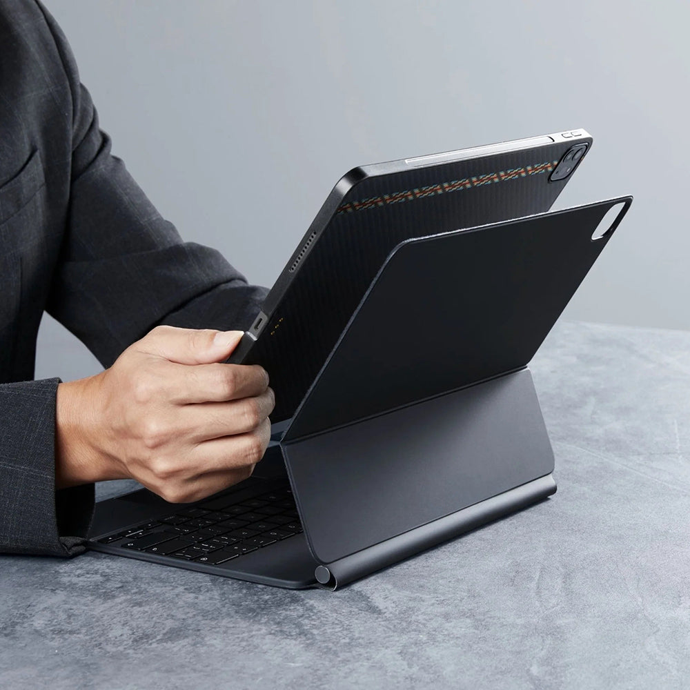 iPad Pro 11 2020 (2.Nesil) Kılıf Aramid Fiber Pitaka Ultra-Slim Classic Serisi Tablet Kılıf Siyah