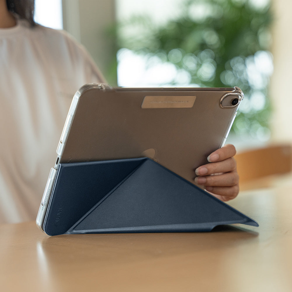 Apple iPad Pro 11 2024 Raptic Clear Folio Airbagli Şeffaf Kapaklı Katlanabilir Standlı Kılıf Siyah