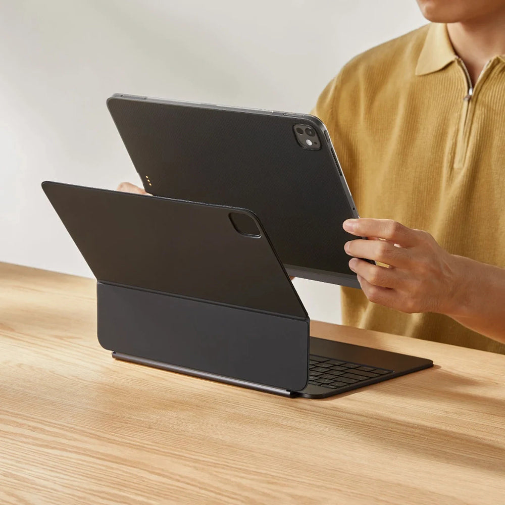 iPad Pro 13 2024 Kılıf Aramid Fiber Pitaka Ultra-Slim Classic Serisi Tablet Kılıf Siyah