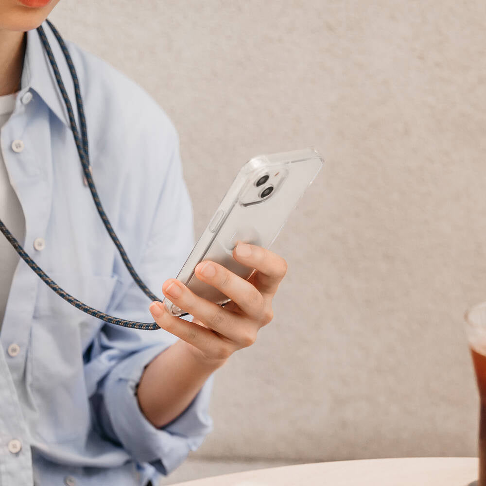 iPhone 14 Kılıf Boyun Askılı Şok Önleyicili Şeffaf Lisanslı Switcheasy Play Kılıf Lacivert