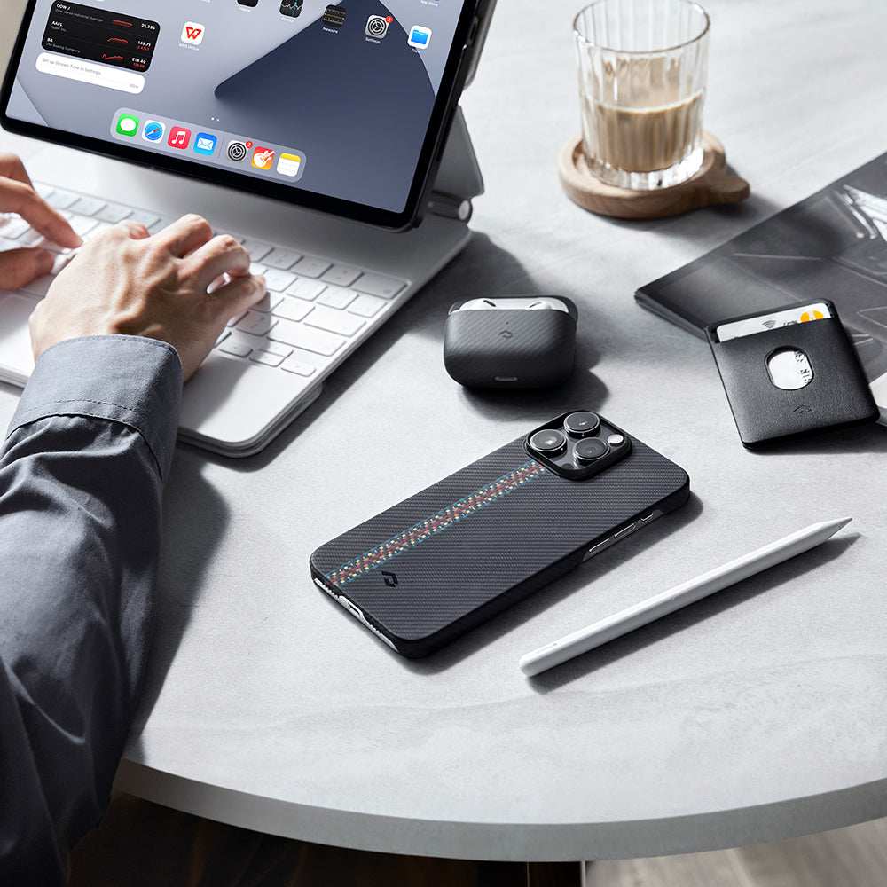 iPhone 14 Pro Kılıf Magsafe Şarj Özellikli 600D Aramid Fiber Pitaka Tactile Woven Orchestra Serisi Rhapsody Kılıf Siyah