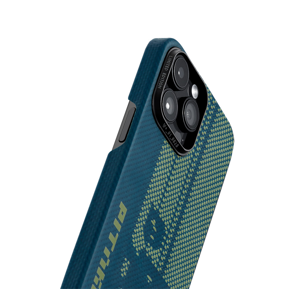 iPhone 14 Pro Kılıf MagSafe Şarj Özellikli Aramid Fiber Pitaka Tactile Woven Pixel Game Kılıf Yeşil-Mavi