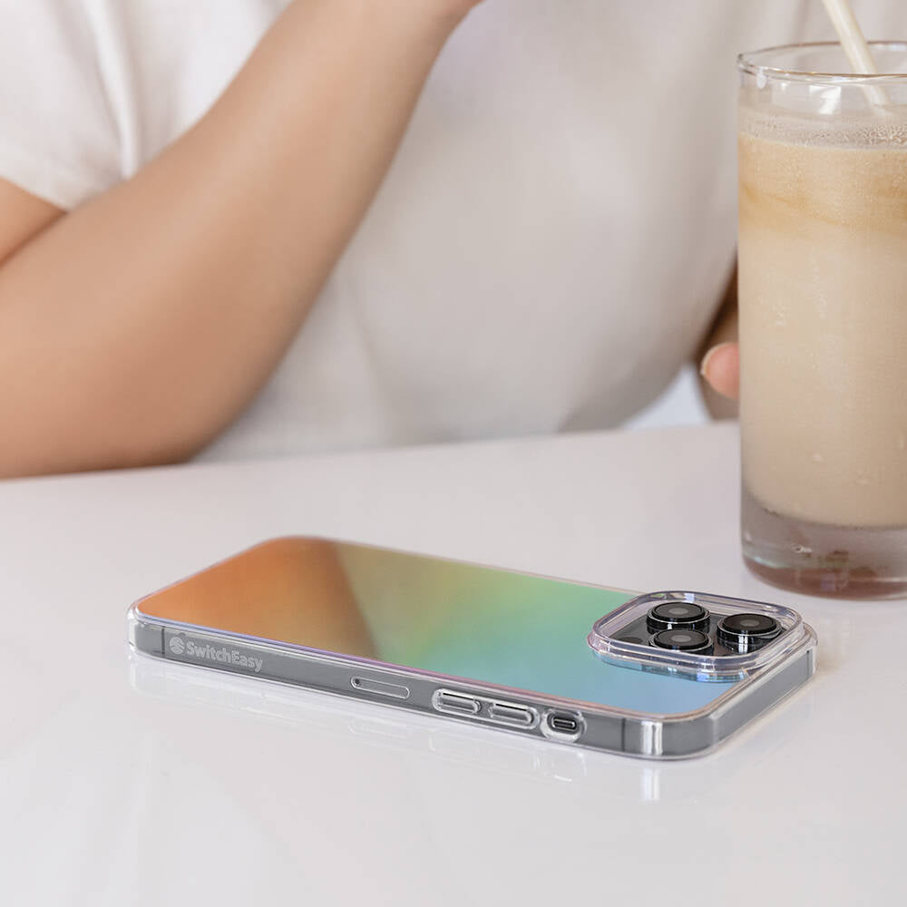 iPhone 14 Pro Max Kılıf Renk Geçişli Kenarları Şeffaf Tasarımlı Lisanslı Switcheasy Crush Plus Kılıf Starlight