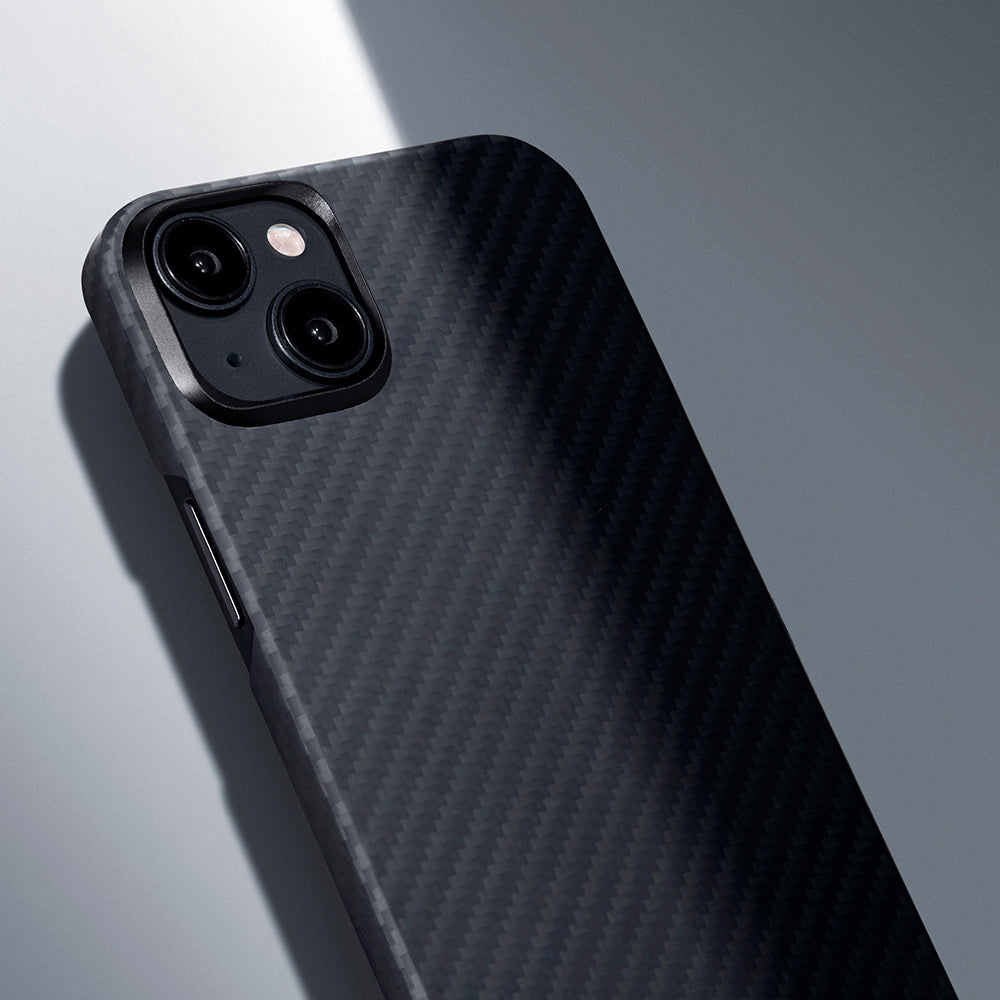 iPhone 15 Plus Kılıf Magsafe Şarj Özellikli 1500D Aramid Fiber Pitaka Ultra-Slim Classic Serisi Black-Grey Twill Kılıf Siyah-Gri