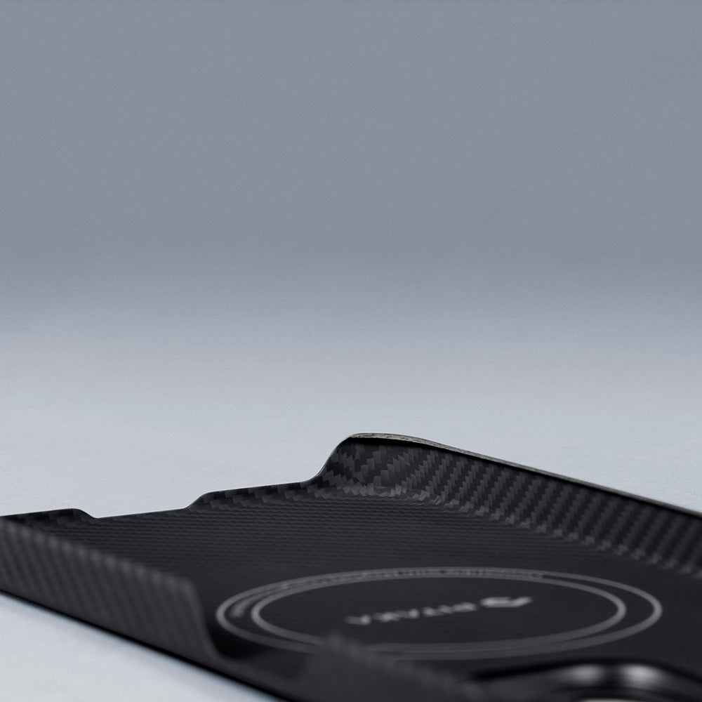 iPhone 15 Plus Kılıf Magsafe Şarj Özellikli 600D Aramid Fiber Pitaka Ultra-Slim Classic Serisi Black-Grey Twill Kılıf Siyah-Gri