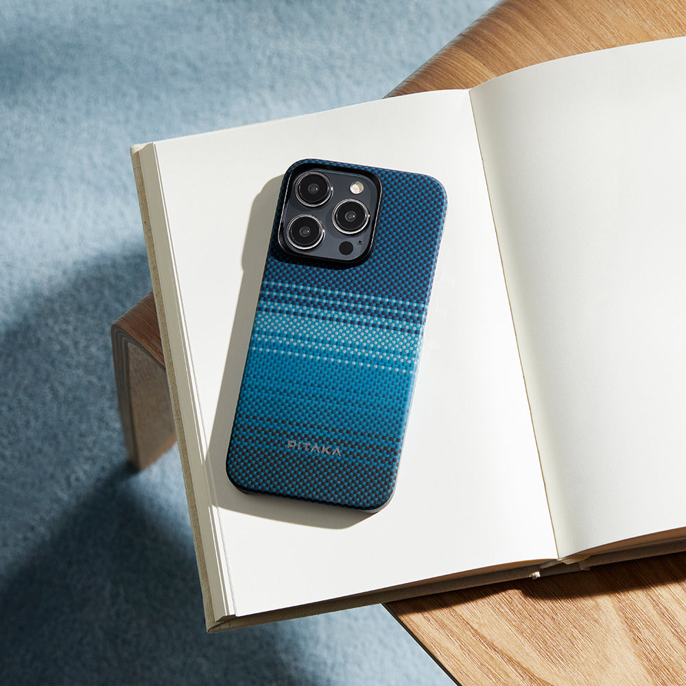 iPhone 15 Pro Kılıf Magsafe Şarj Özellikli Aramid Fiber Pitaka Tactile Woven Sunset-Moonrise Serisi Moonrise Kılıf Mavi