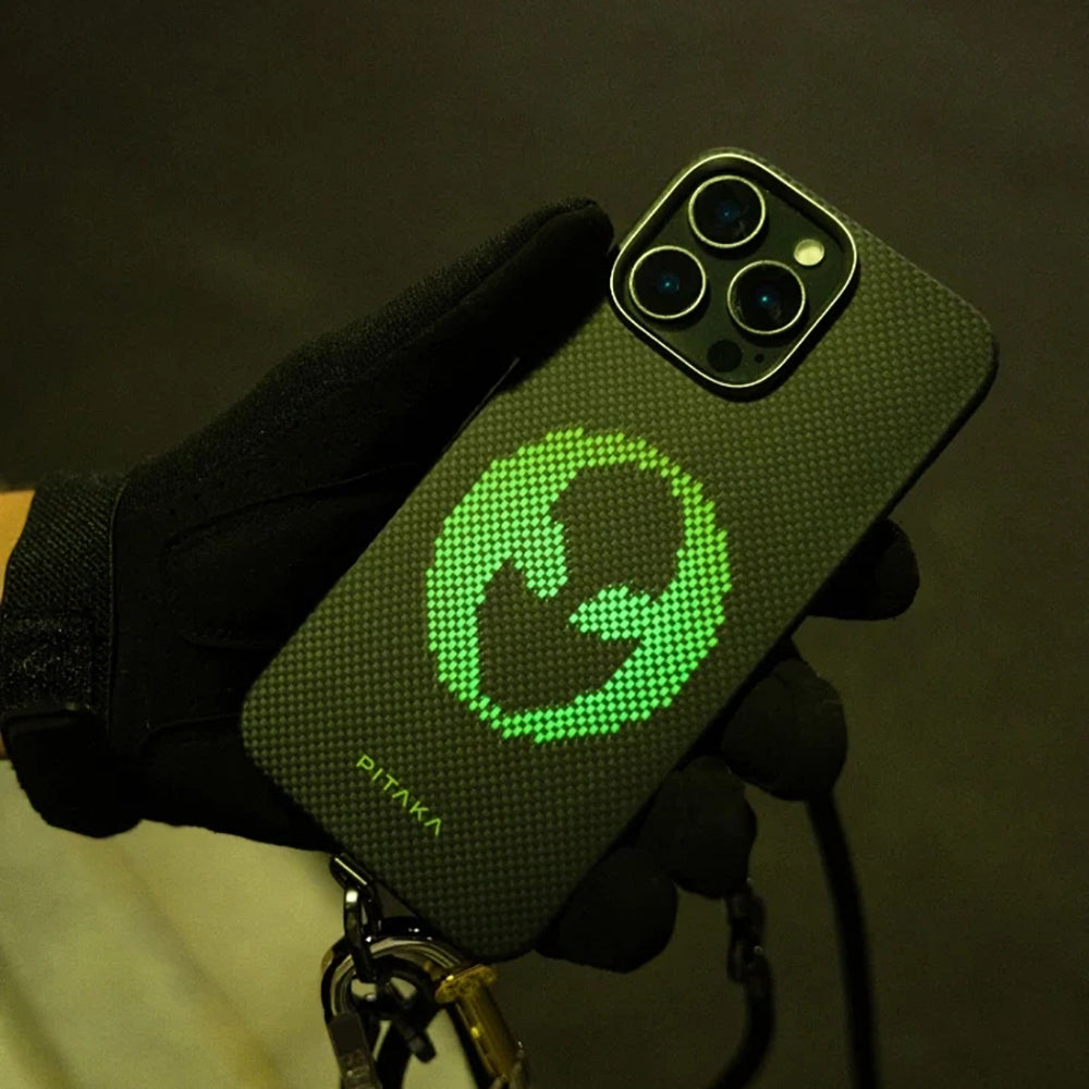 iPhone 15 Pro Kılıf Magsafe Şarj Özellikli Lumintex Teknolojili Fosforlu Aramid Fiber Pitaka Tactile Woven Aries Serisi Kılıf Siyah