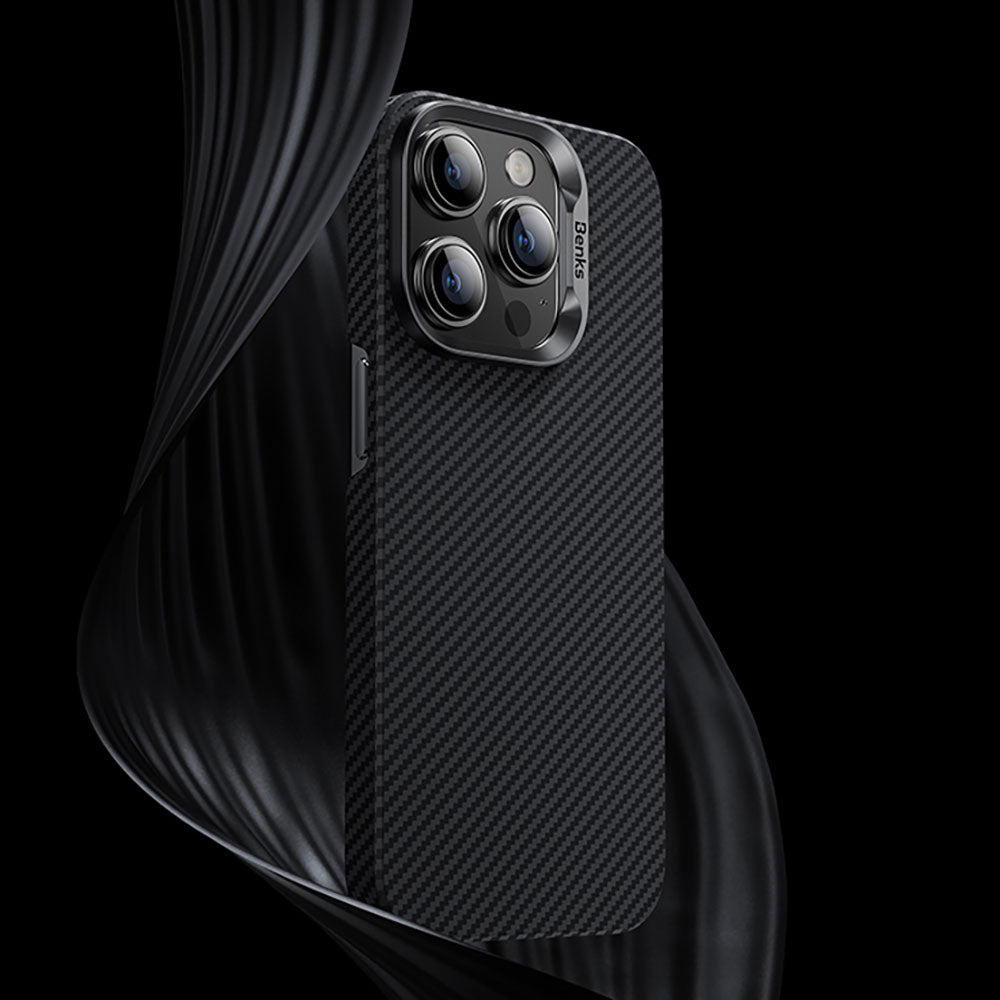 iPhone 15 Pro Max Kılıf Magsafe Özellikli Karbon Fiber Benks Essential ArmorAir 600D Kevlar Kılıf Siyah