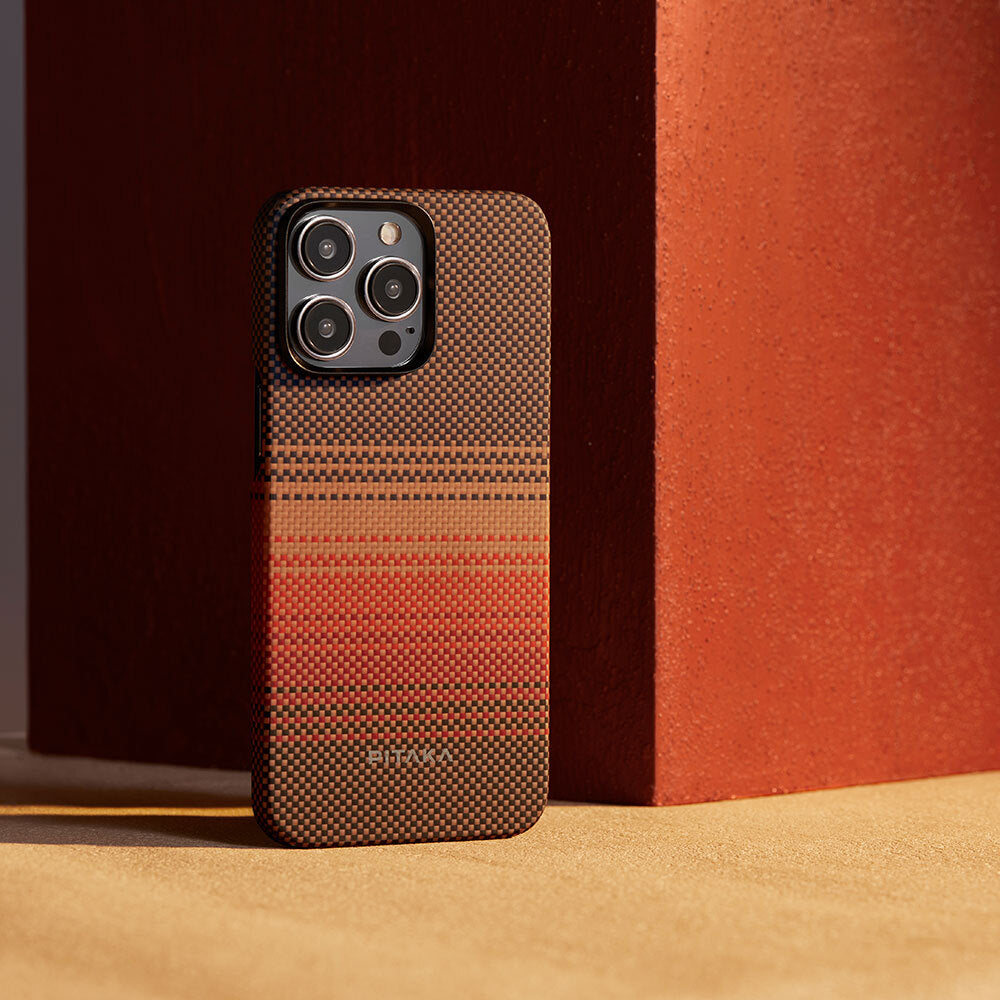 iPhone 15 Pro Max Kılıf Magsafe Şarj Özellikli Aramid Fiber Pitaka Tactile Woven Sunset-Moonrise Serisi Sunset Kılıf Kahverengi