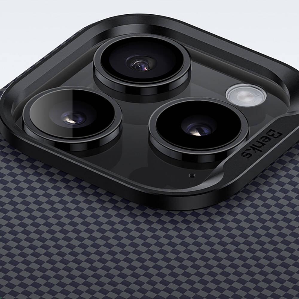 iPhone 15 Pro Max Kılıf Magsafe Şarj Özellikli Karbon Fiber Tasarımlı Benks Aurora ArmorPro Kevlar Kılıf Siyah