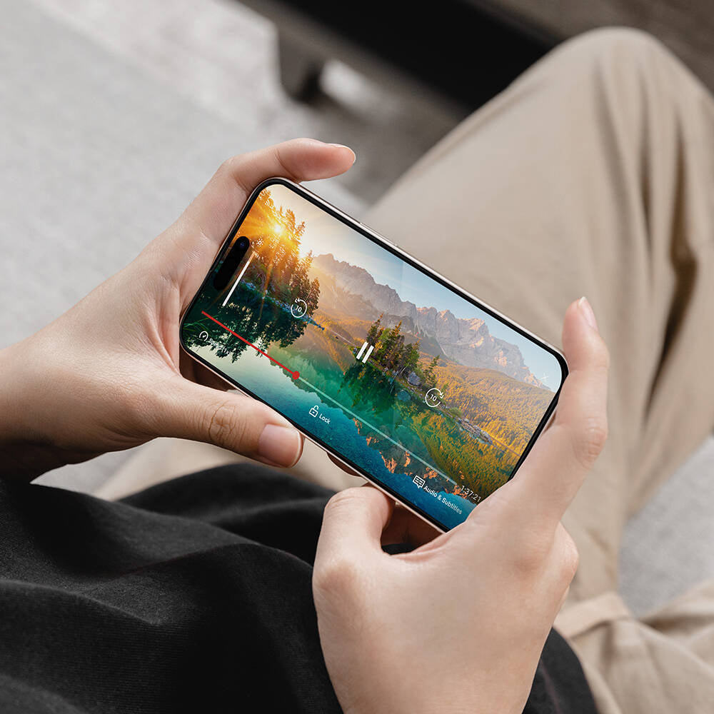 iPhone 15 Pro Max Premium Temperli Ultra HD Lisanslı Switcheasy Glass 9H Cam Ekran Koruyucu Renksiz