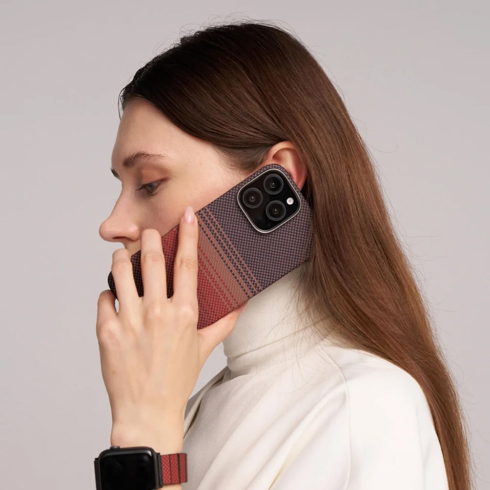 iPhone 16 Plus Kılıf Magsafe Şarj Özellikli Aramid Fiber Pitaka Tactile Woven Sunset-Moonrise Serisi Sunset Kılıf Kahverengi