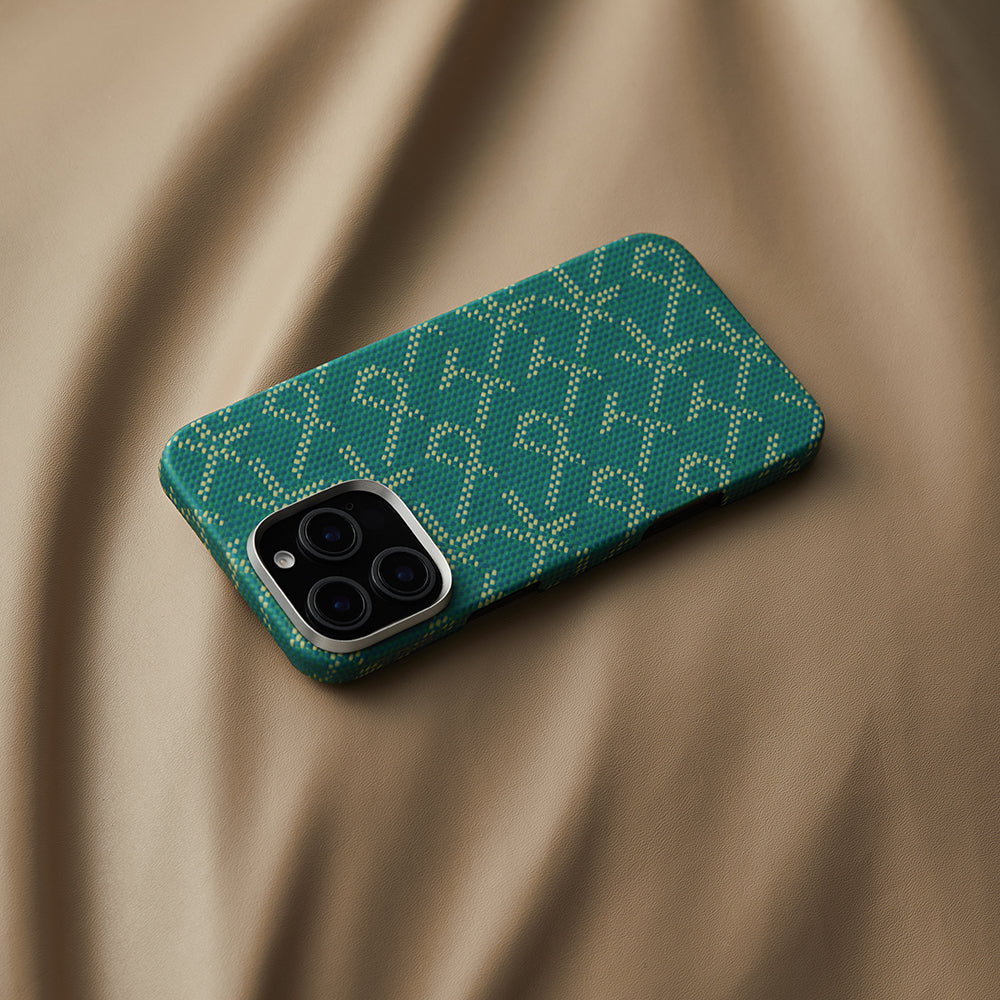 Apple iPhone 16 Pro Kılıf M-safe Şarj Özellikli Aramid Fiber Pitaka Tactile Woven Monogram Serisi Kapak Yeşil
