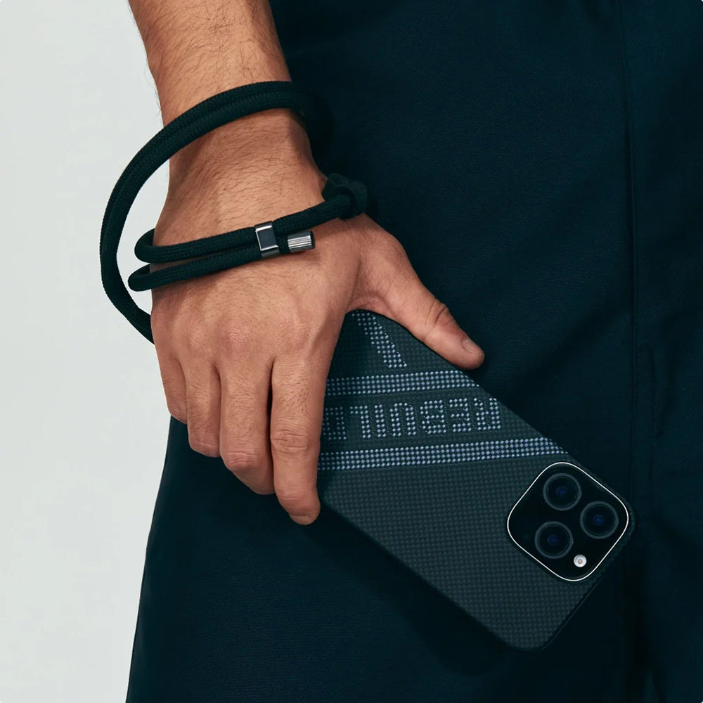 Apple iPhone 16 Pro Max Kılıf M-safe Şarj Özellikli Aramid Fiber Re-TROS Tasarımlı Pitaka Tactile Woven Rebuilding Serisi Kapak Siyah