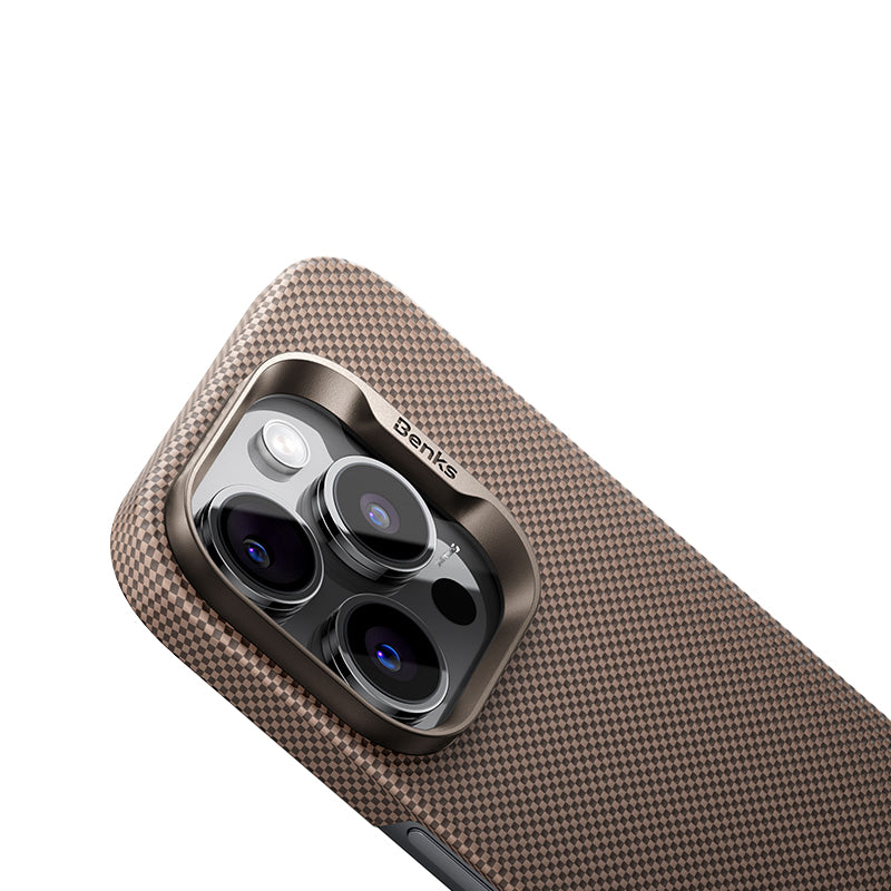 iPhone 16 Pro Max Kılıf Magsafe Şarj Özellikli Benks Yeni Seri ArmorTint ArmorAir Kevlar Kılıf Gold