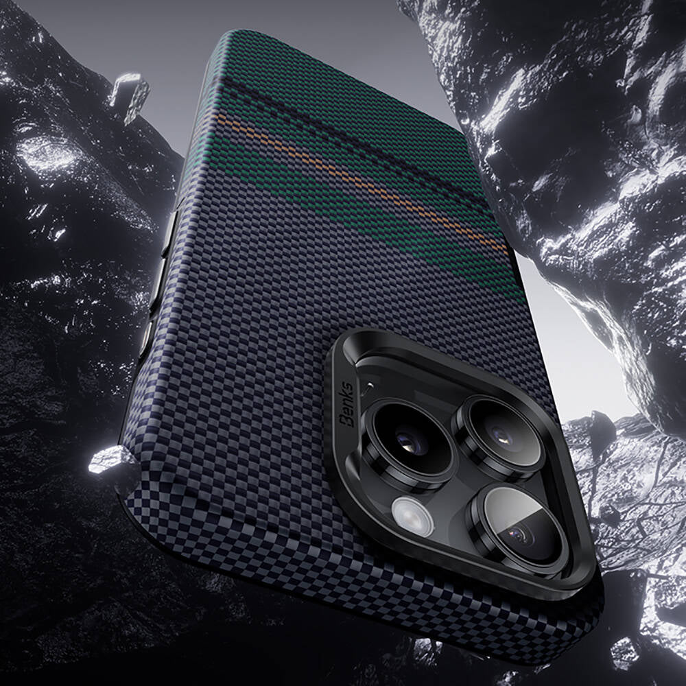 iPhone 16 Pro Max Kılıf Magsafe Şarj Özellikli Karbon Fiber Tasarımlı Benks Aurora ArmorPro Kevlar Kılıf Siyah