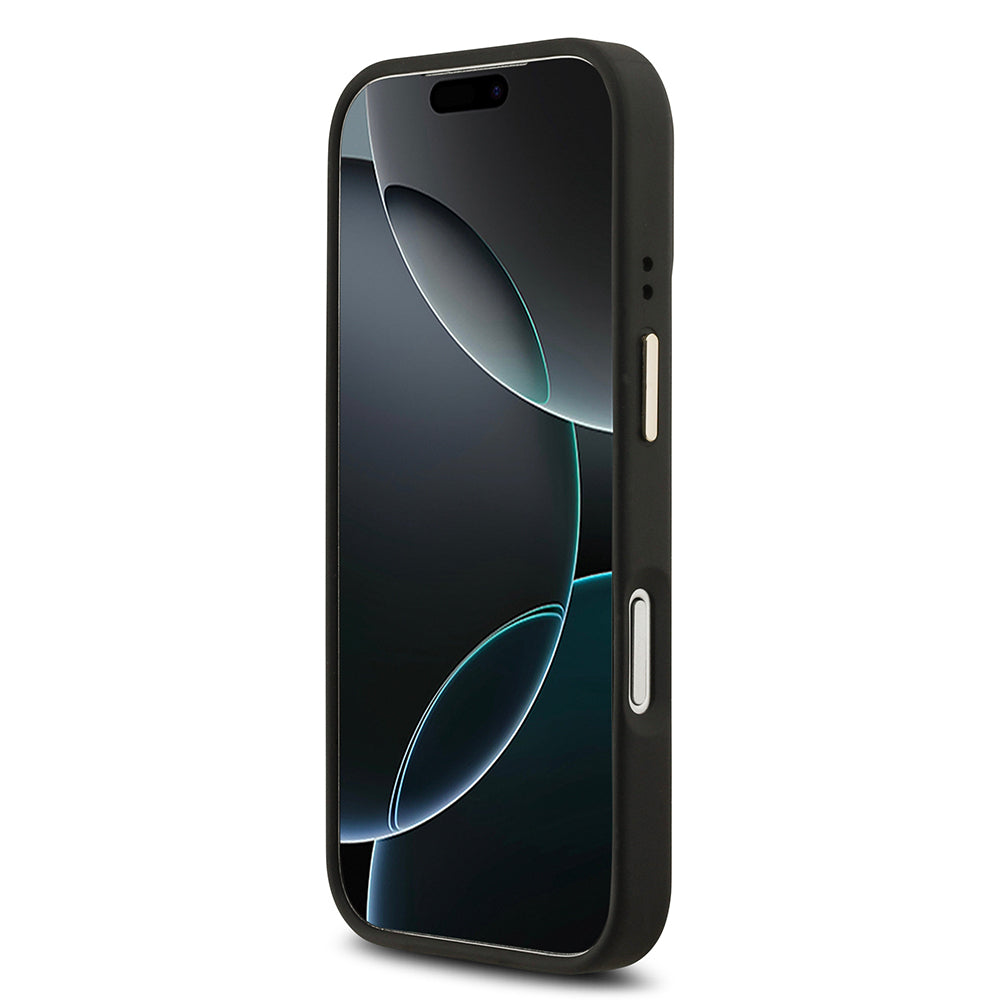 Apple iPhone 17 Pro Kılıf Guess Orjinal Lisanslı M-safe Şarj Özellikli Gold Metal Kamera Çerçeveli PU Deri 4G Desenli Yazı Logolu Kapak Kahverengi