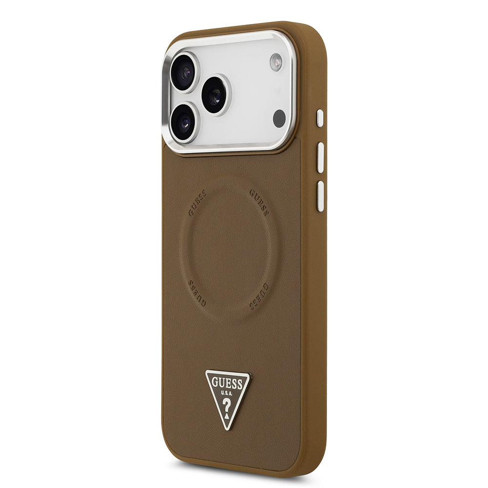 Apple iPhone 17 Pro Kılıf Guess Orjinal Lisanslı M-safe Şarj Özellikli PU Deri Metal Kamera Çerçeveli Üçgen Logolu Kapak Kahverengi
