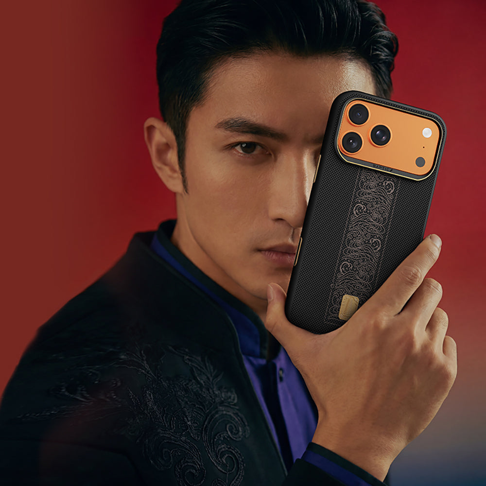 Apple iPhone 17 Pro Kılıf M-safe Şarj Özellikli Raptic Aramid Dual Rise Serisi 24 Ayar Altın Kaplamalı Karbon Kapak