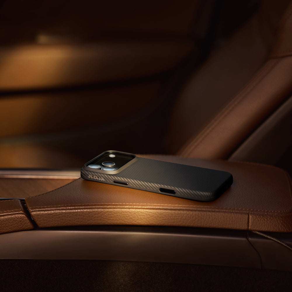 Apple iPhone 17 Pro Max Kılıf M-safe Şarj Özellikli 1500D Aramid Fiber Pitaka Military-Grade Classic Serisi Black-Grey Twill Kapak Siyah-Gri