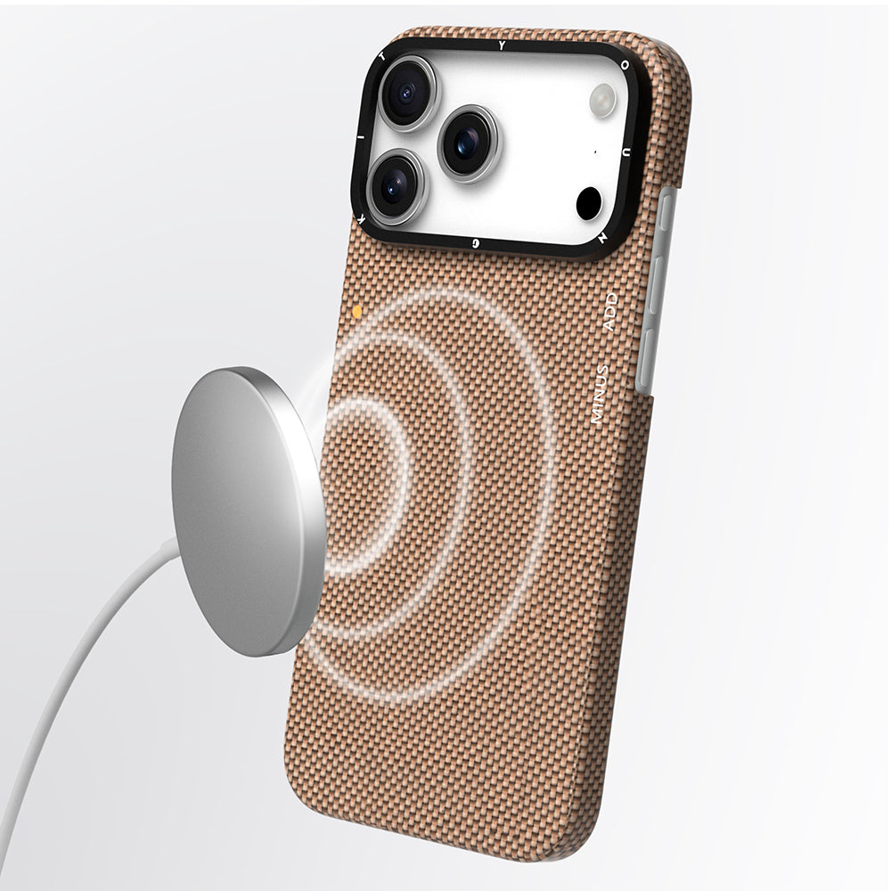 Apple iPhone 17 Pro Max Kılıf M-safe Şarj Özellikli Aramid Fiber Youngkit 1500D Kevlar Extreme Wing Titanyum-Gold Serisi Kapak Titanyum-Gold