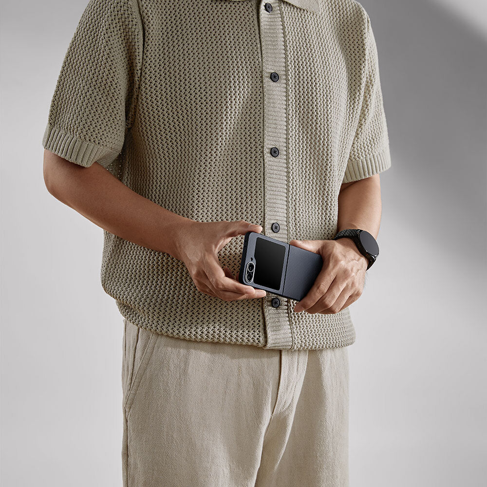 Galaxy Z Flip 6 Kılıf Magsafe Şarj Özellikli 600D Aramid Fiber Pitaka Ultra-Slim Classic Serisi Black-Grey Twill Kılıf Siyah-Gri