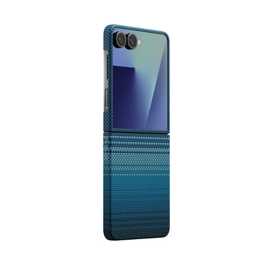 Galaxy Z Flip 7 Kılıf M-safe Şarj Özellikli Aramid Fiber Pitaka Tactile Woven Sunset-Moonrise Serisi Kapak Mavi